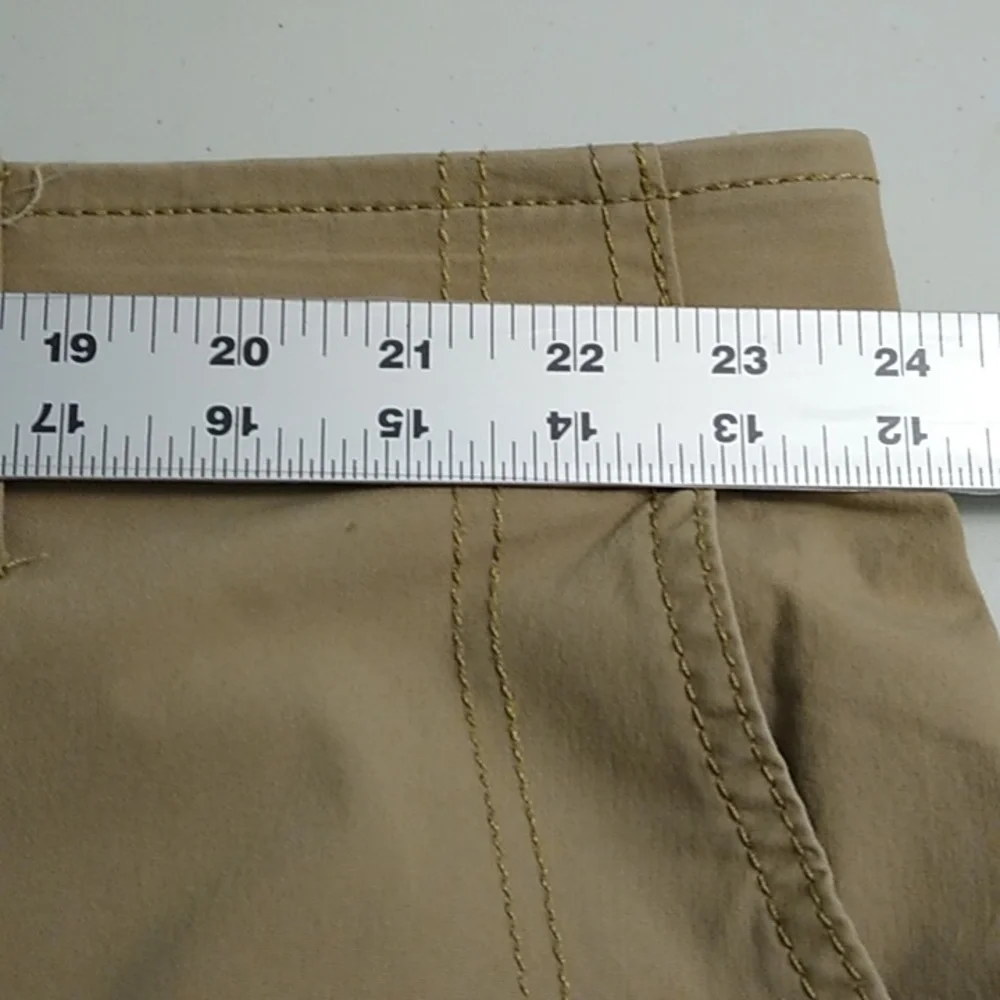 LEE EXTREME MOTION FLEX, STRETCH, FLAT FRONT, KHAKI TAN, CARGO SHORTS BIG & TALL